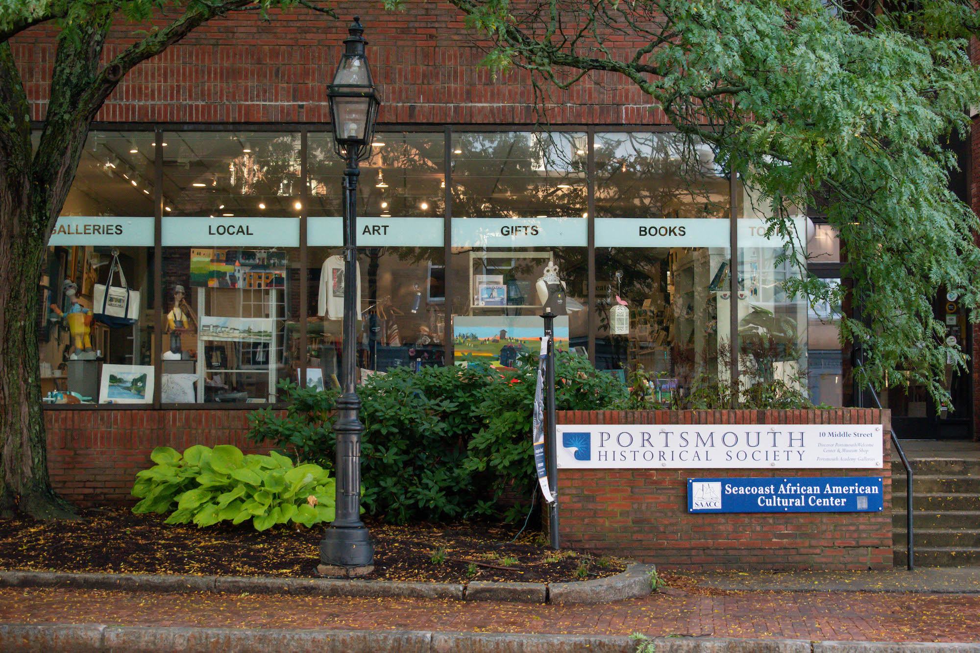 Exterior of Portsmouth Historical Society, located at 10 Middle Street.