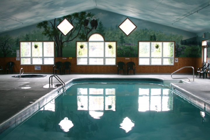 Indoor Heated Pool & Hottub