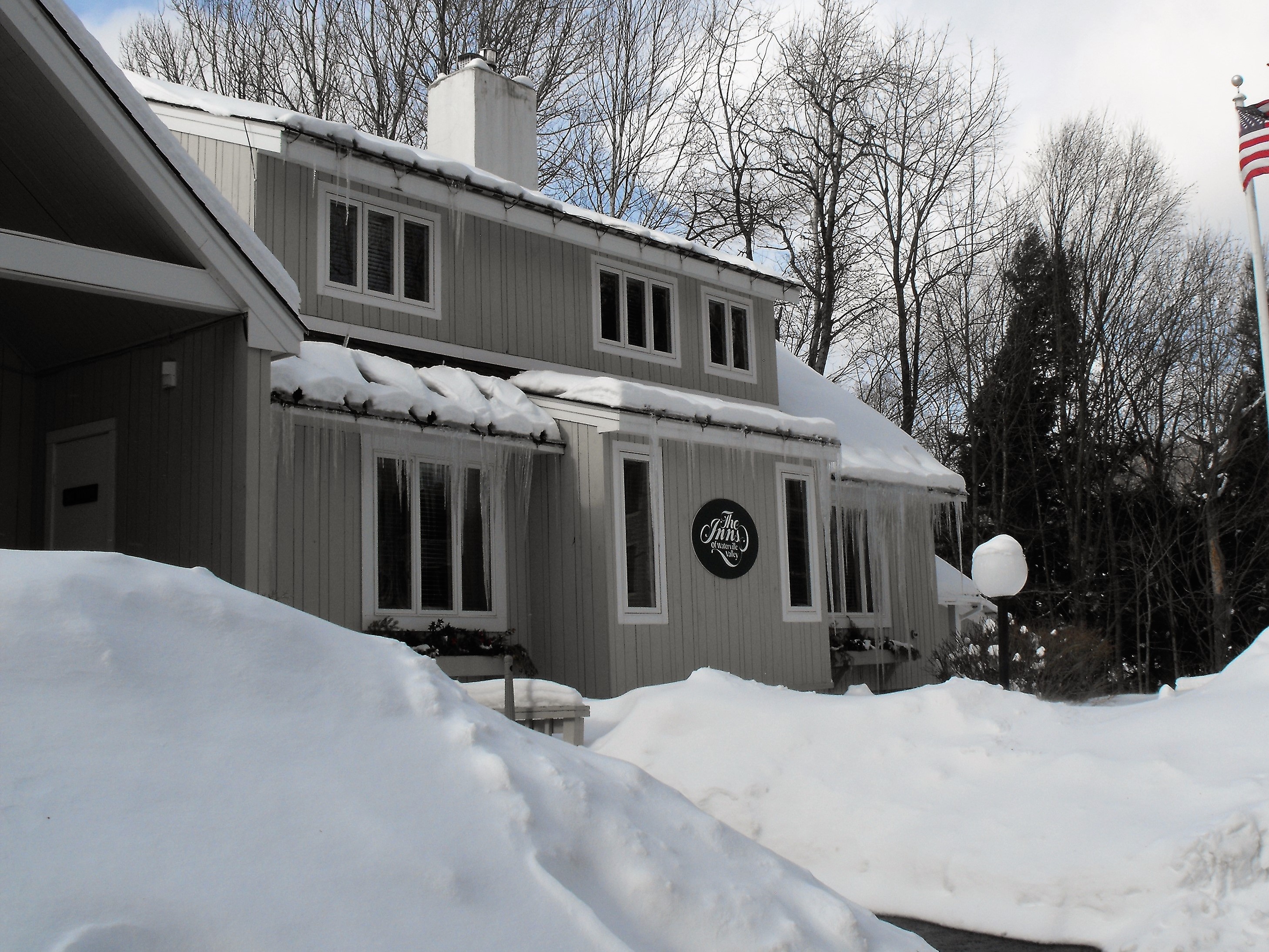 Inns Of Waterville Valley with snow